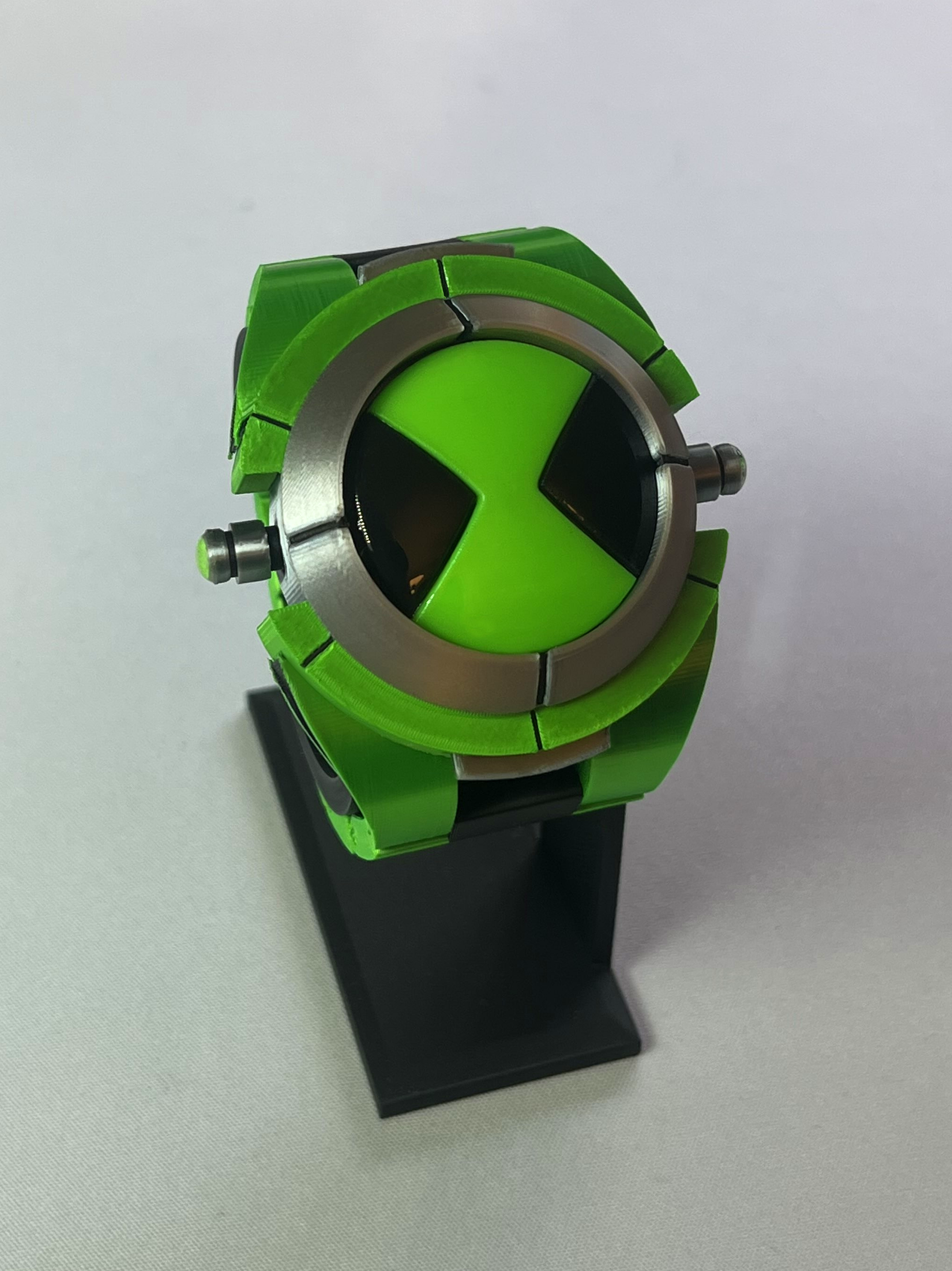Ben 10 Alien Swarm Omnitrix